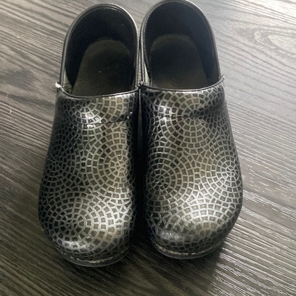 🍍DANSKO CLOGS🍍SIZE 40🍍Size 10🍍H-3